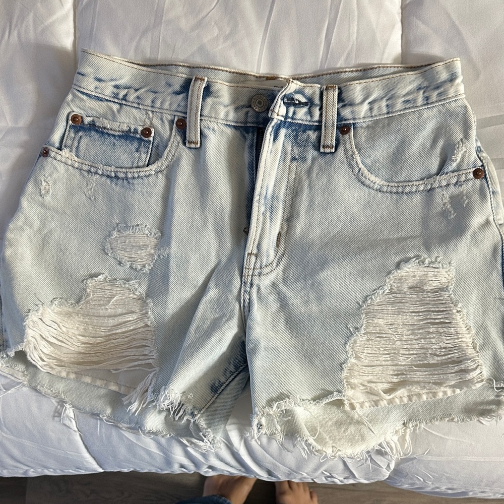 Abercrombie & Fitch - the boyfriend short - mid rise -size 24/00
